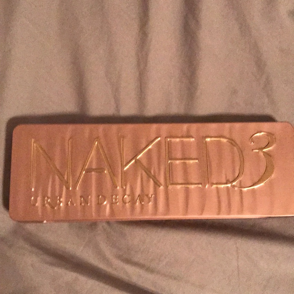 Naked 3 pallet